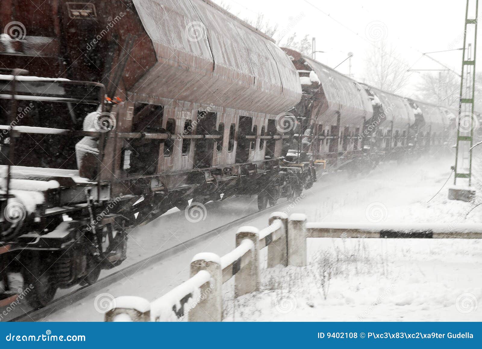 train-snow-9402108.jpg