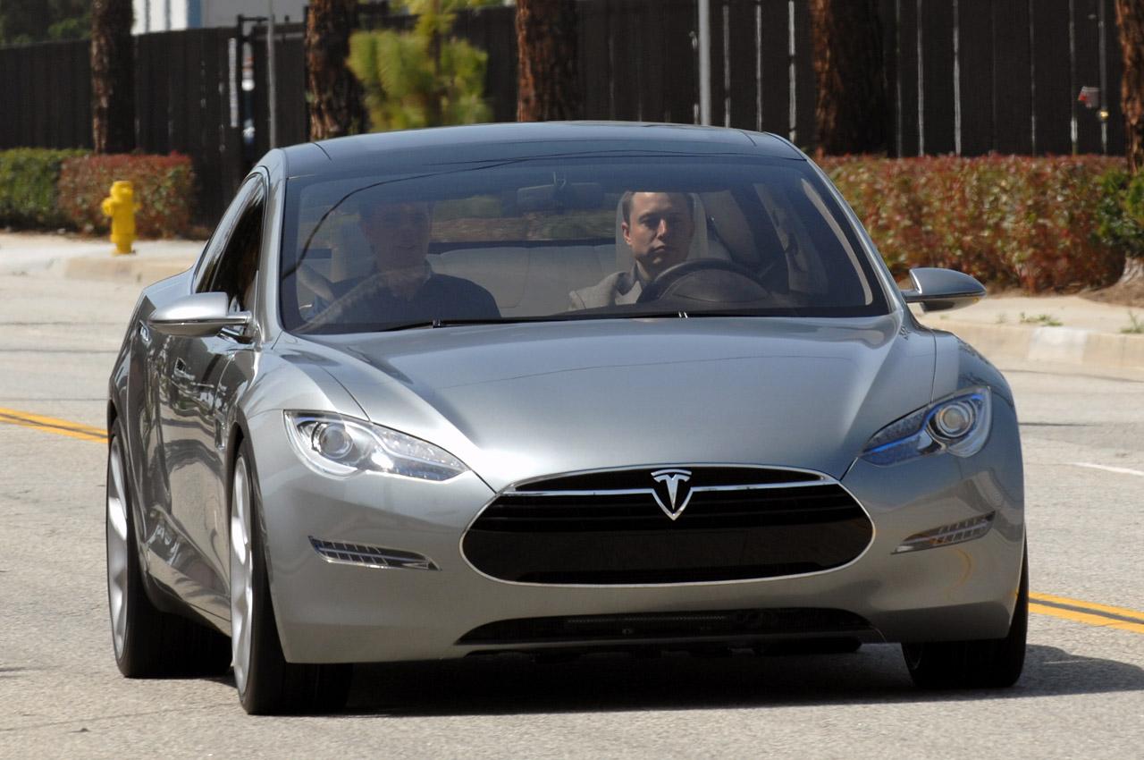 tesla-model-s-electric-car-live-unveiling-img_1.jpg