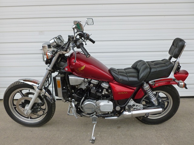honda-vf700c-magna-1986-5.jpg