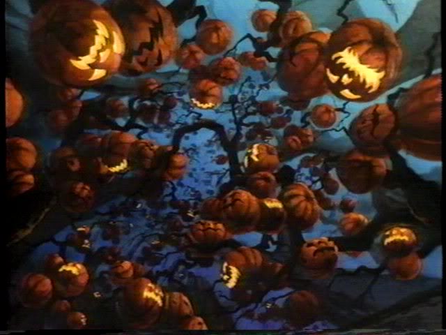 halloweentree.jpg