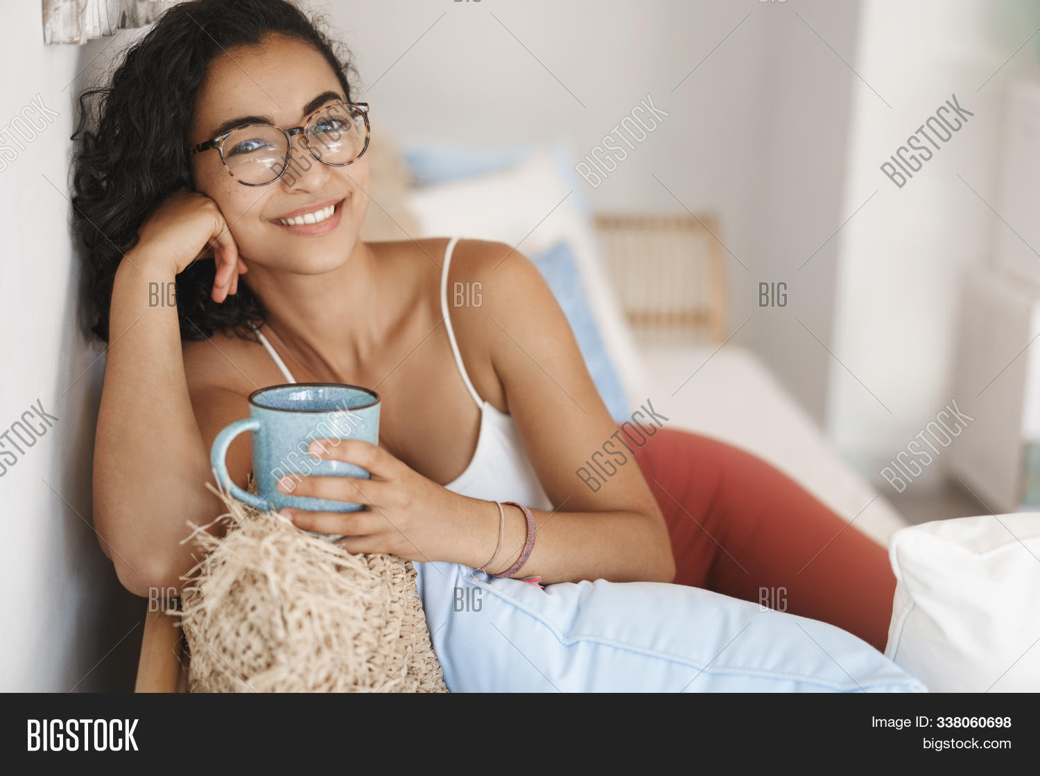 338060698.jpg