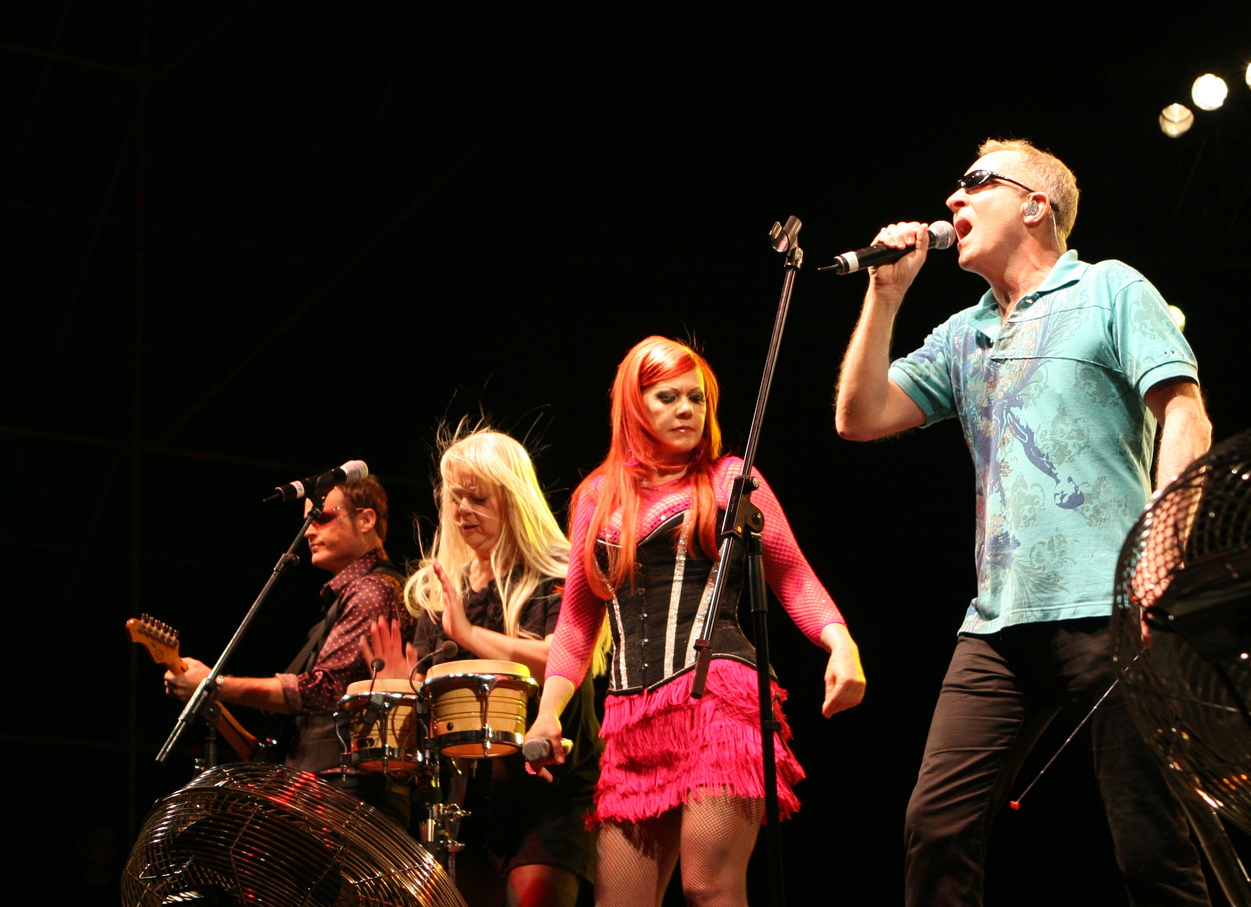 The_B52s_en_Barcelona_7.jpg