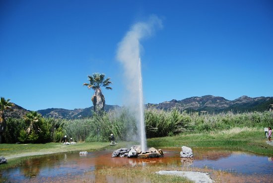 old-faithful-geyser-of.jpg