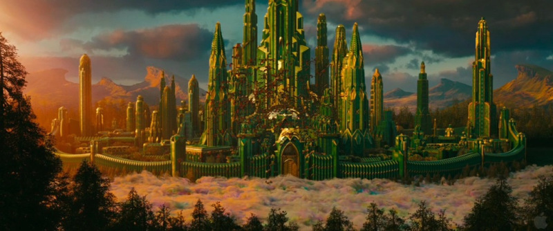 oz-the-great-and-powerful-screenshot-emerald-city.jpg