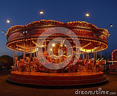 fairground-carousel-night-8958303.jpg