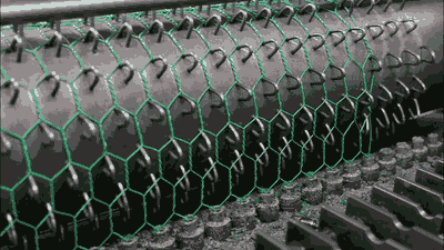 ani_chicken-wire-maker.gif