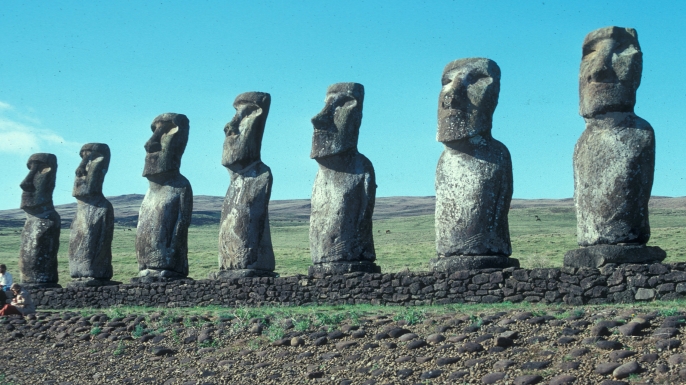 Ancient_Aliens_Moai-E.jpeg