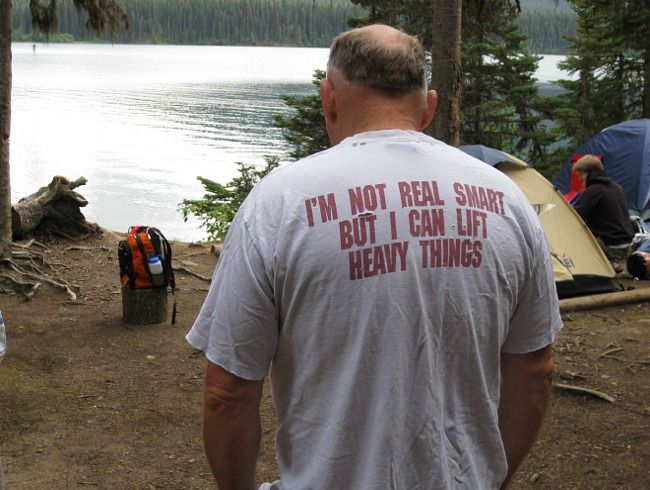tshirt_dumb-but-strong.jpg