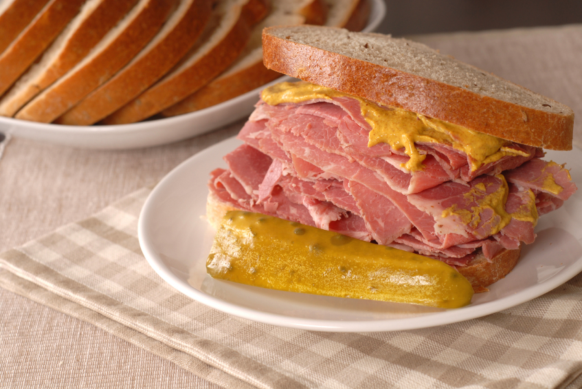 Corned-beef-on-rye.jpg