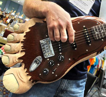 big-foot-guitar.jpg