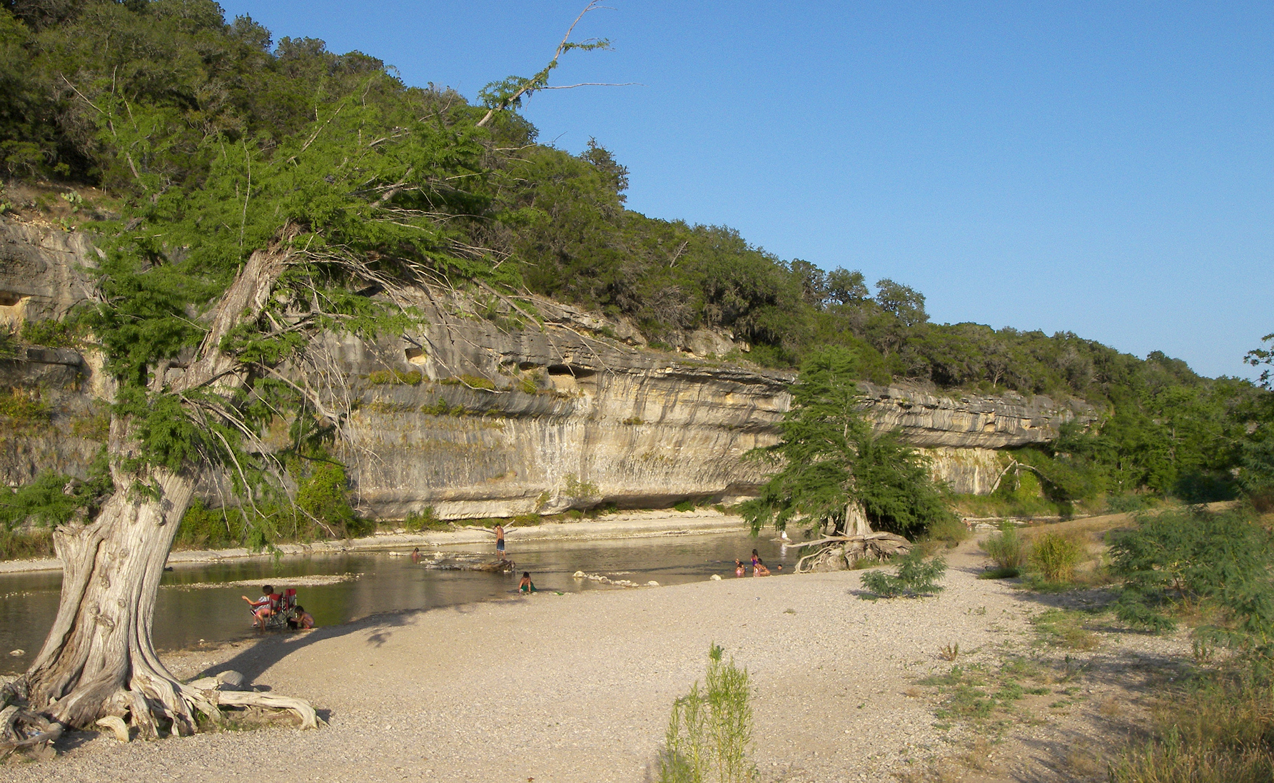 Guadalupe_river_state_park_bluff.jpg