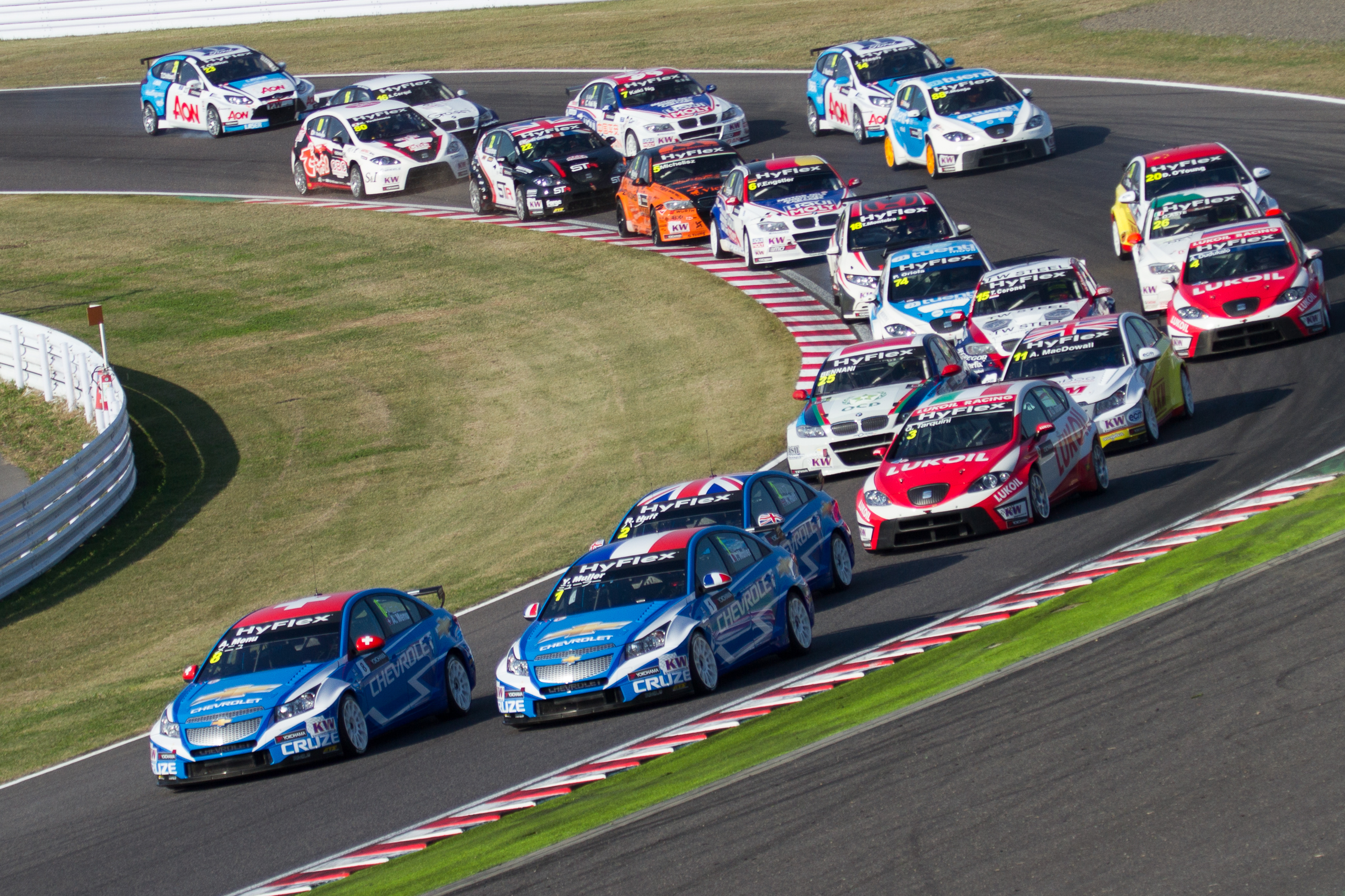 2012_WTCC_Race_of_Japan_(Race_1)_opening_lap.jpg