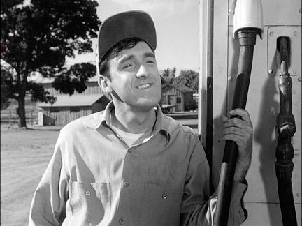 Gomer_at_pump.jpg