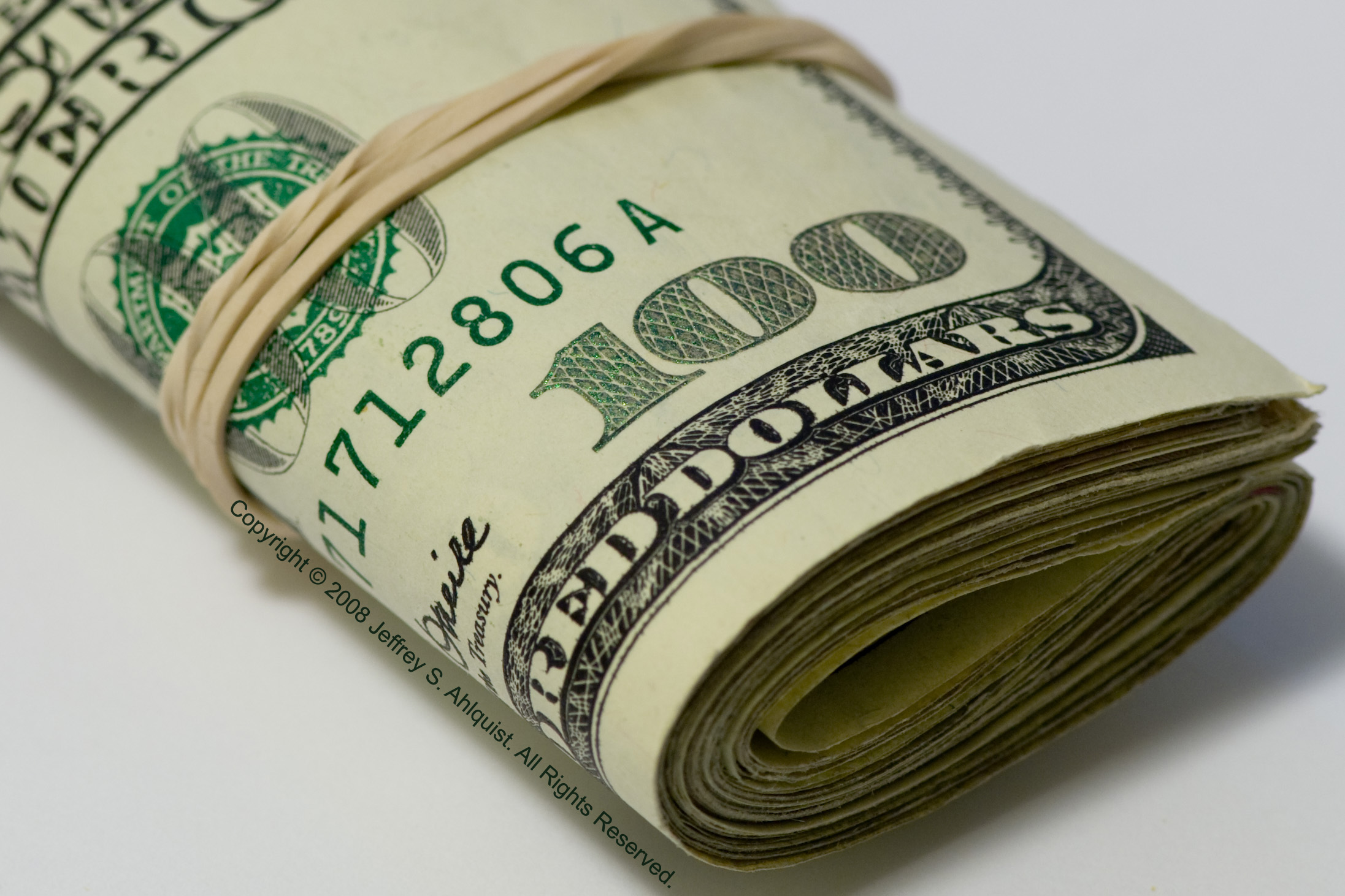 Roll-of-money.jpg