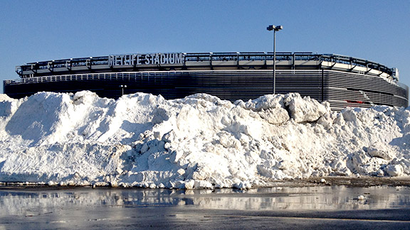 metlife_snow131218_576.jpg