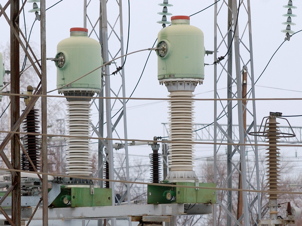 SF6_current_transformer_TGFM-110_Russia.jpg