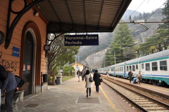 varenna-train-station.jpg