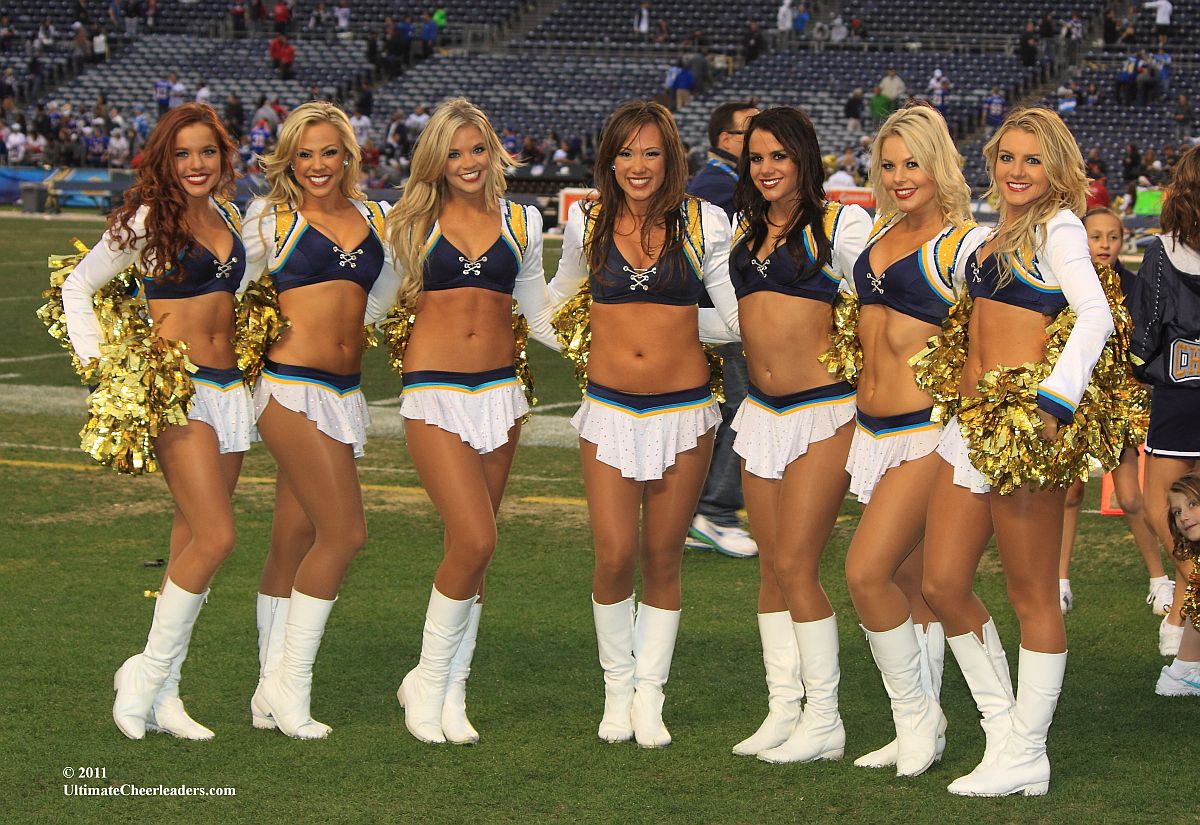 2011ChargerGirls_132.jpg