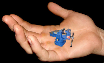 hand%202-S.jpg
