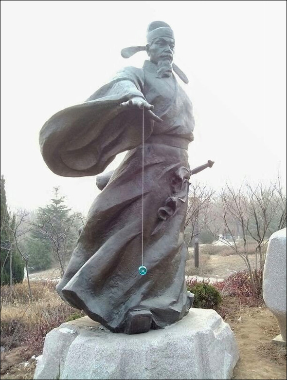 yoyo-statue.jpg