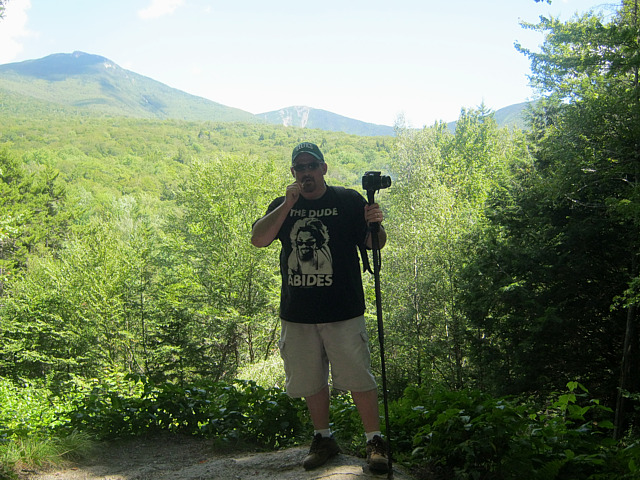 hiking-vaping_1.jpg
