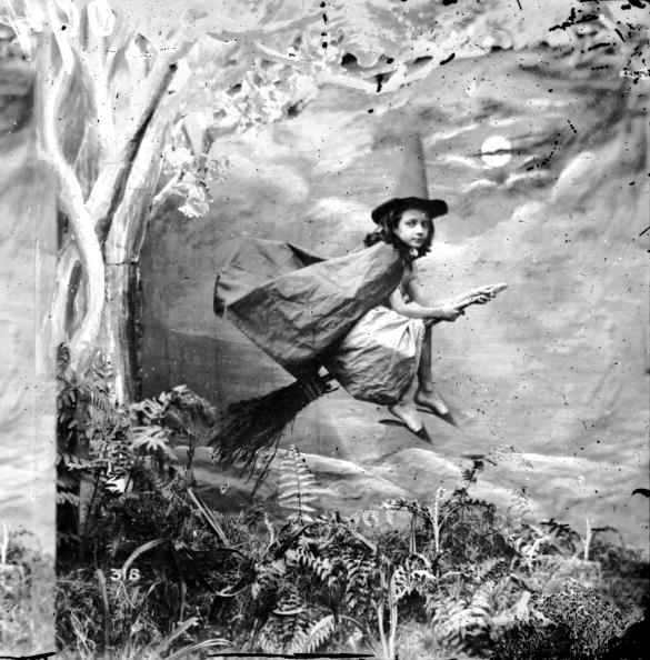 flying-witches.jpg