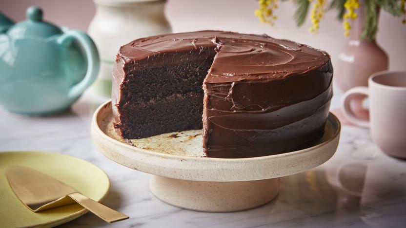 easy_chocolate_cake_31070_16x9.jpg