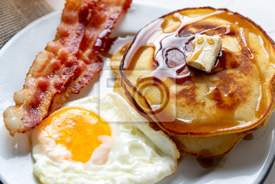 american-breakfast-with-egg-pancake-and-bacon-400-162528521.jpg