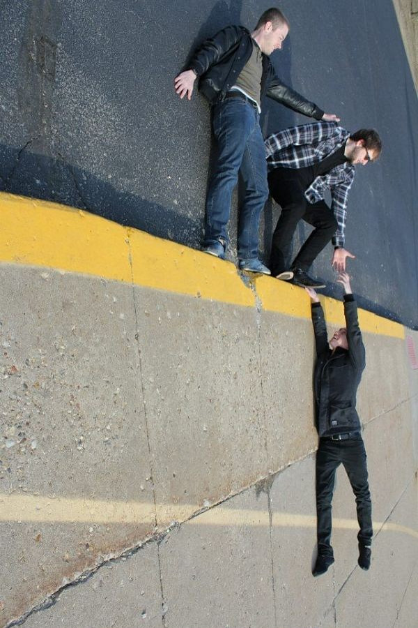 sidewalk-hangin-around_2.jpg