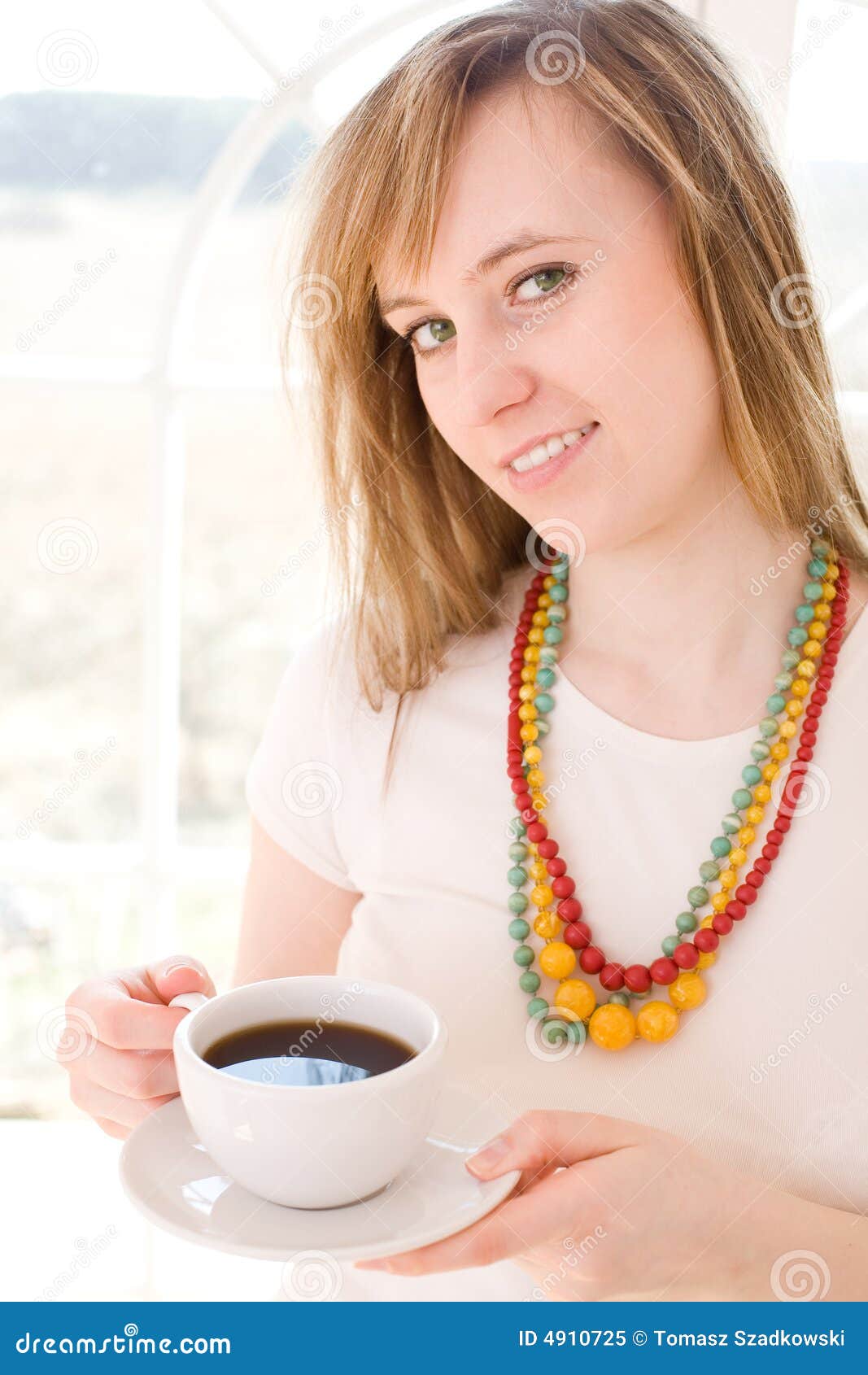 woman-coffee-4910725.jpg