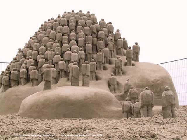 amazing_sand_sculpture_.jpg