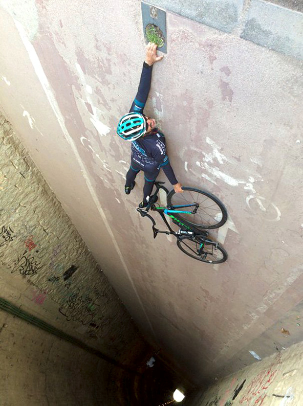 angle_hanging-bicyclist.jpg