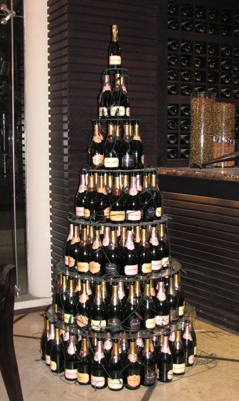 wine-bottle-christmas-tree-7.jpg