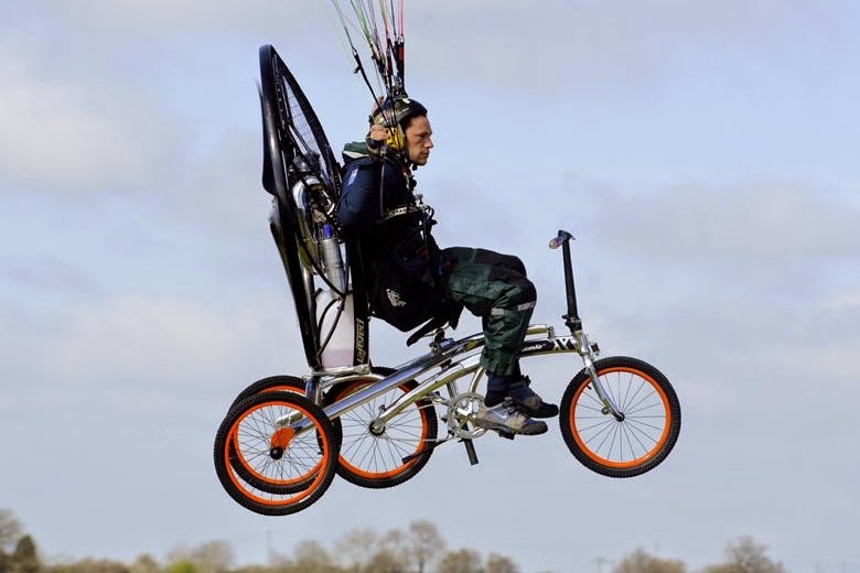 the-flying-bicycle-xploreair-paravelo-british-engineers-john-foden-yannick-read-taking-to-the-sky-the-flying-bike-the-flying-tortoise-002.jpg