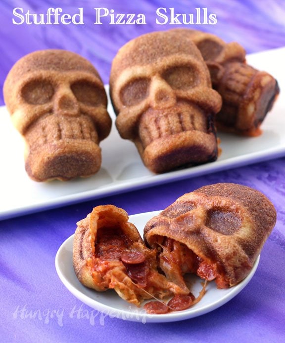 Halloween-food-stuffed-pizza-skulls.jpg