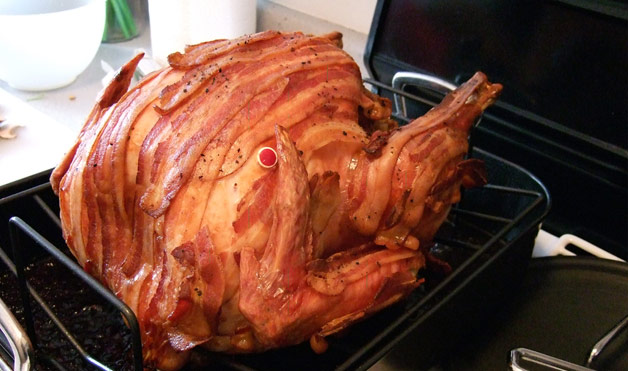 54eaa1c9566e5_-_01-wd1109-bacon-wrapped-turkey-2.jpg