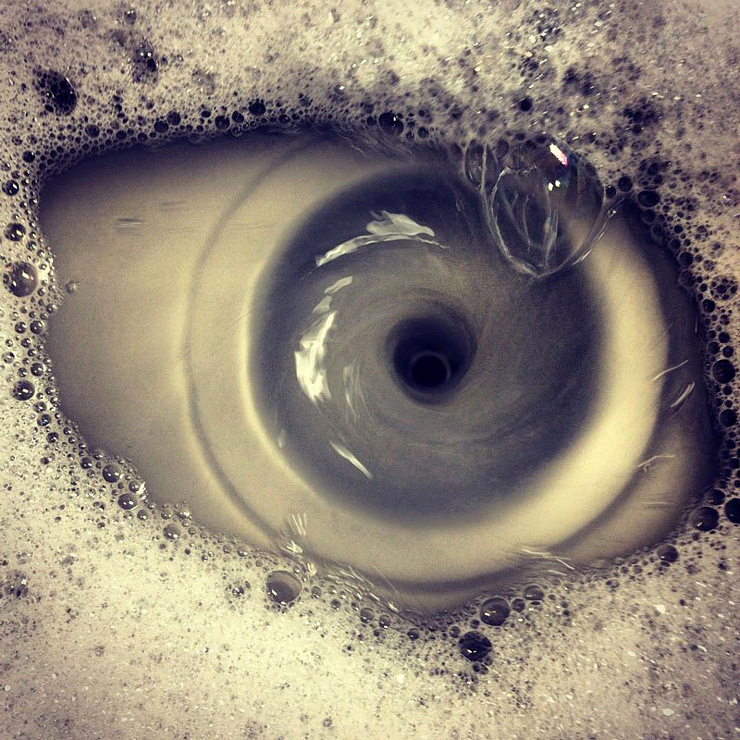 sink-drain-eye.jpg