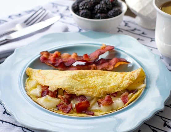 bacon-apple-brie-omelet.jpg