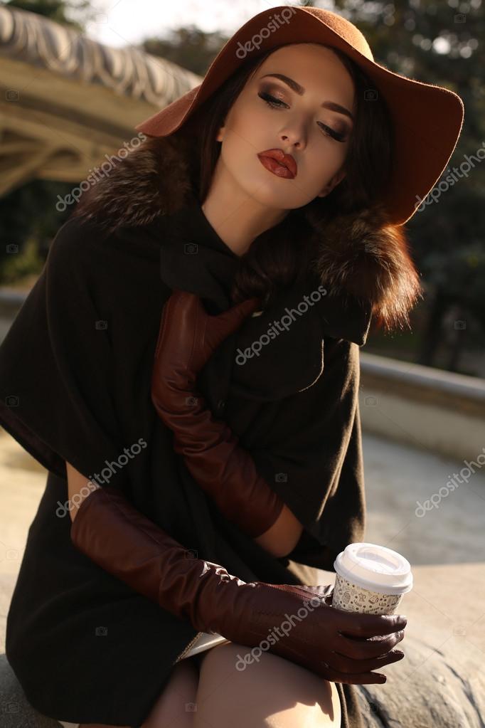 depositphotos_56416287-stock-photo-beautiful-girl-in-elegant-coat.jpg