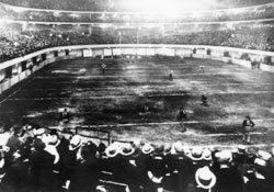 1932_NFL_playoff_game.jpg