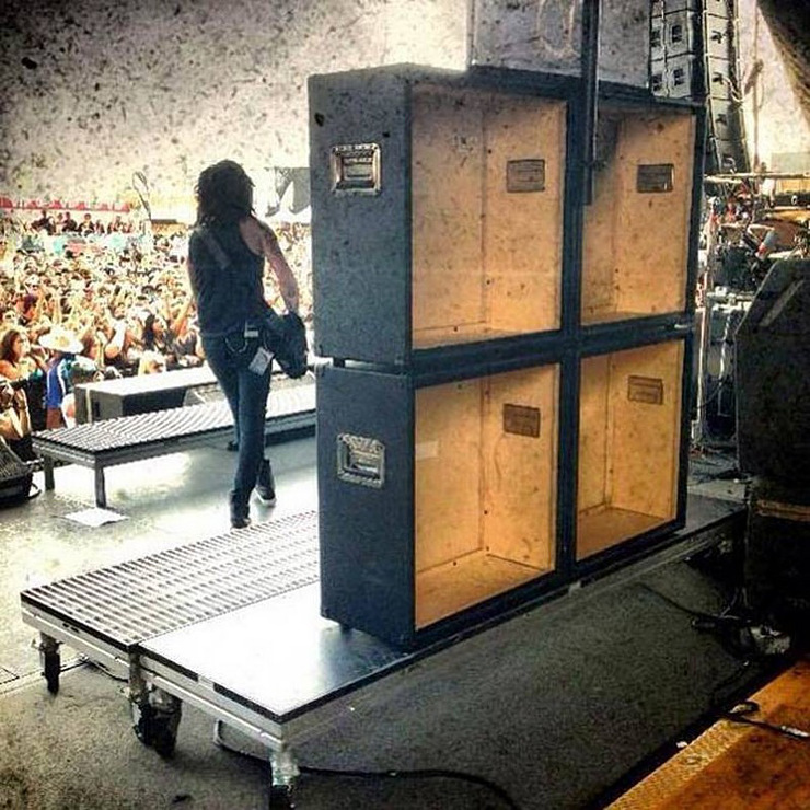 concert-empty-speaker-cabinets.jpg