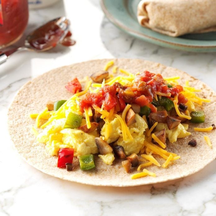 Ultimate-Breakfast-Burritos_EXPS_HRBZ16_39418_C09_08_5b-696x696.jpg