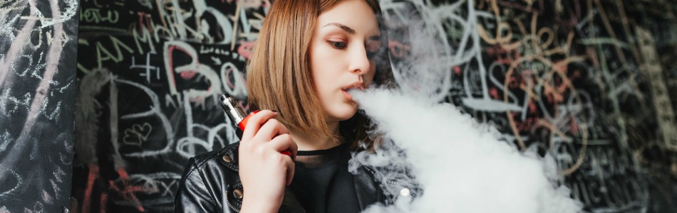 girl-vaping.jpg